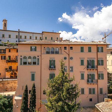 Palazzo Dragoni Hotel Spoleto Exterior photo