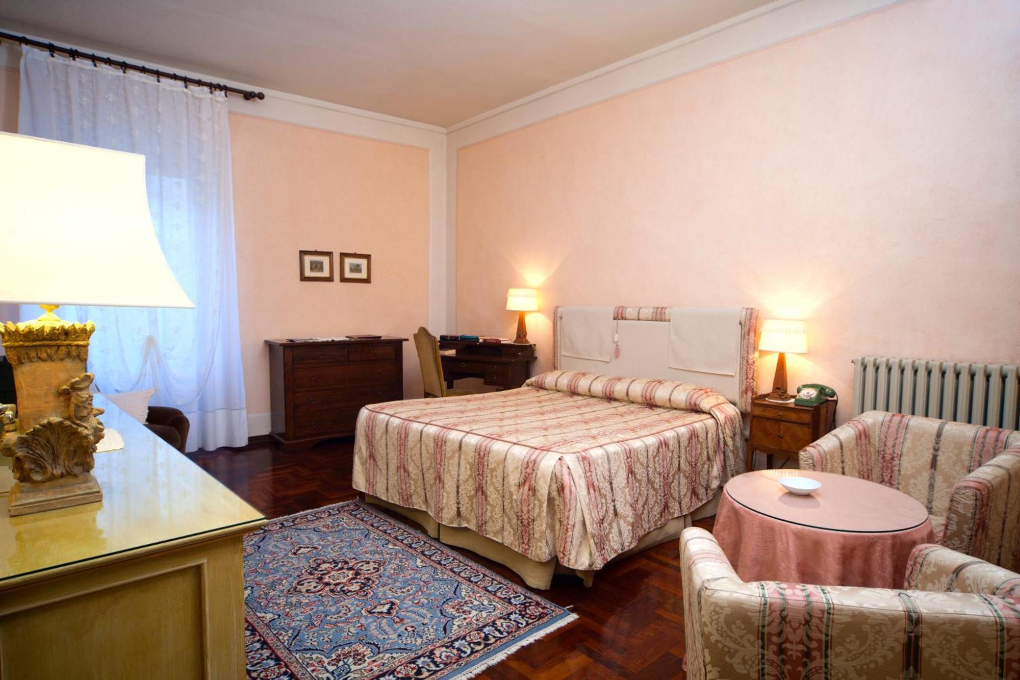 Palazzo Dragoni Hotel Spoleto Exterior photo