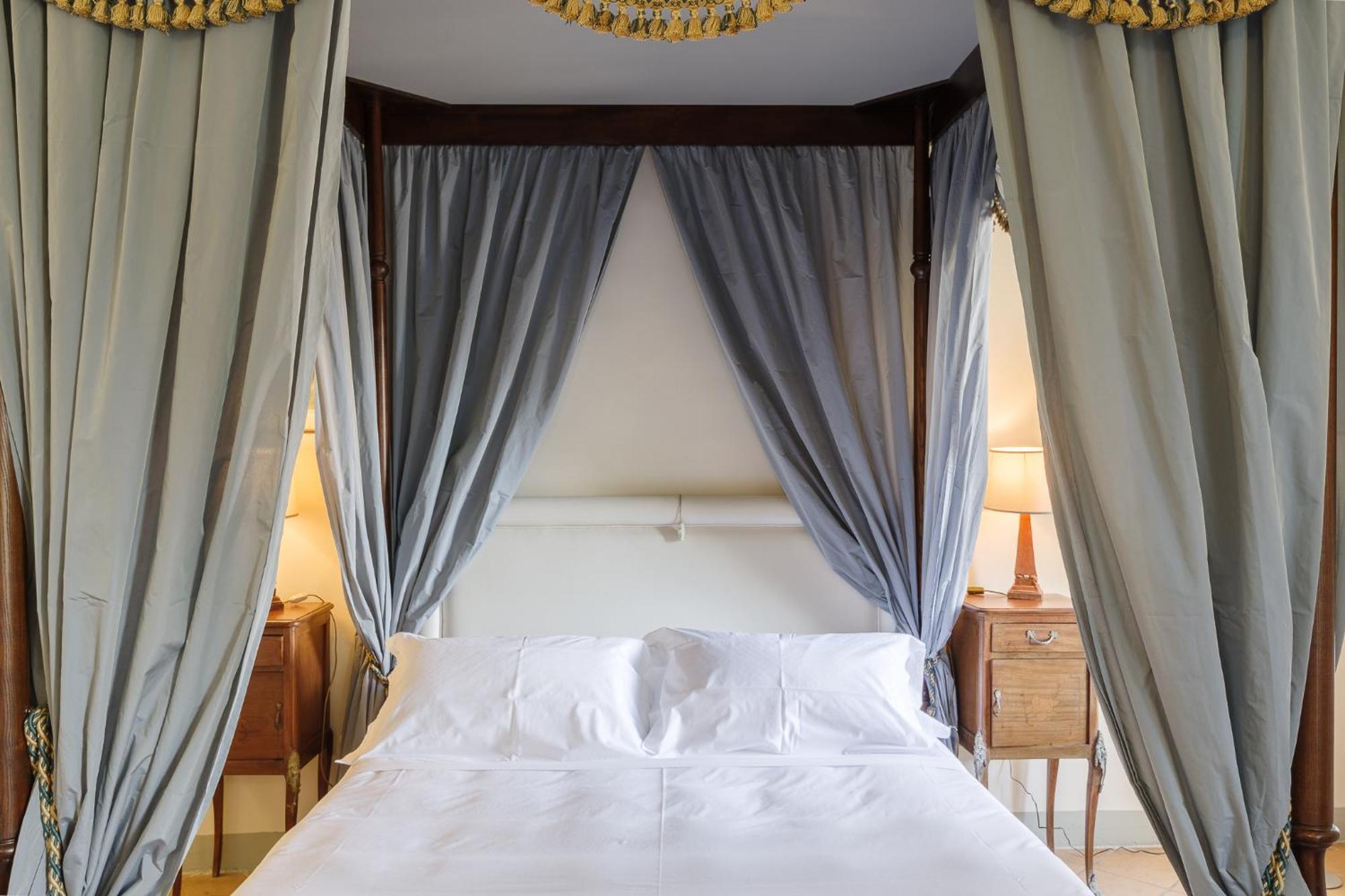 Palazzo Dragoni Hotel Spoleto Exterior photo