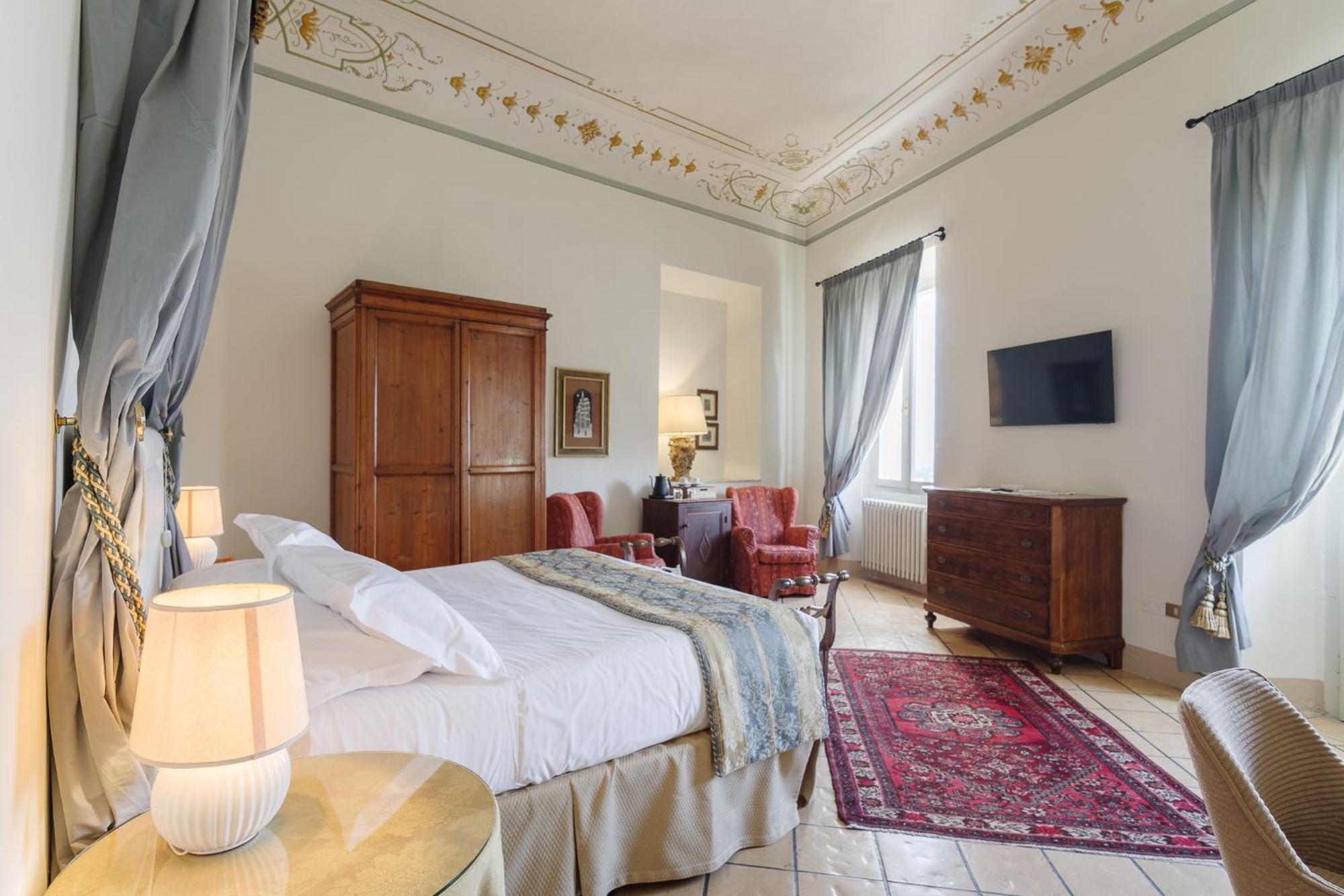 Palazzo Dragoni Hotel Spoleto Exterior photo