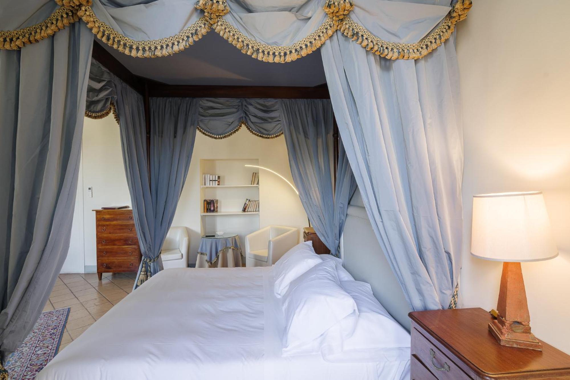 Palazzo Dragoni Hotel Spoleto Exterior photo
