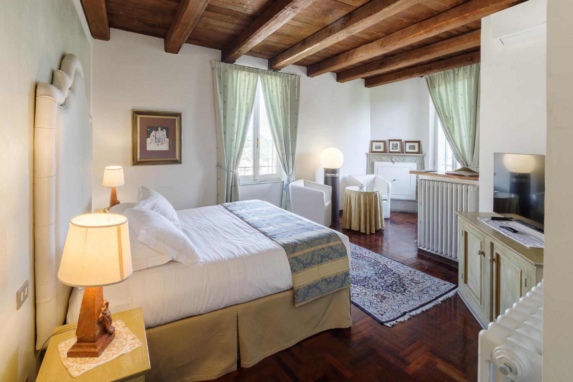 Palazzo Dragoni Hotel Spoleto Exterior photo