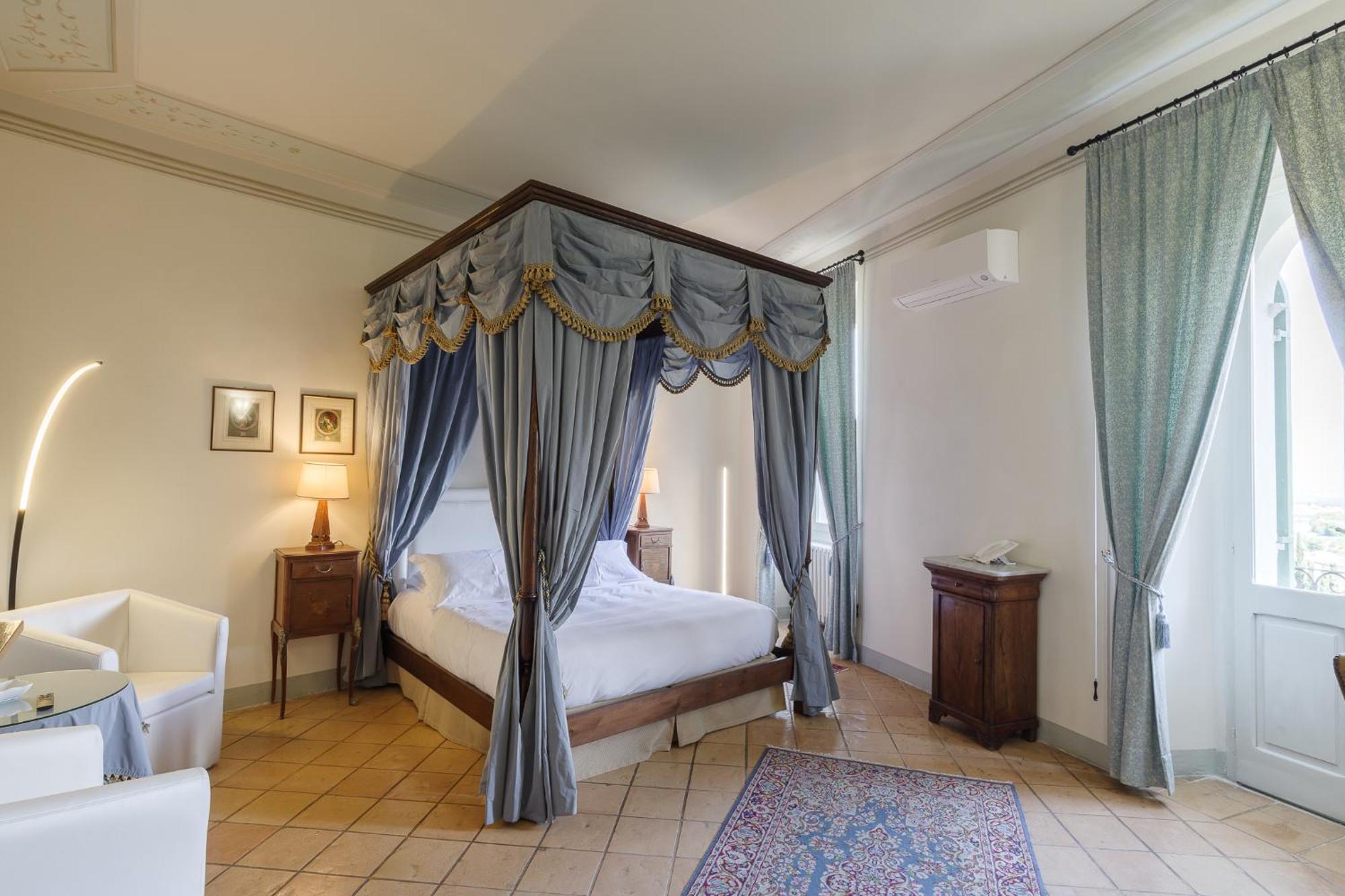 Palazzo Dragoni Hotel Spoleto Exterior photo